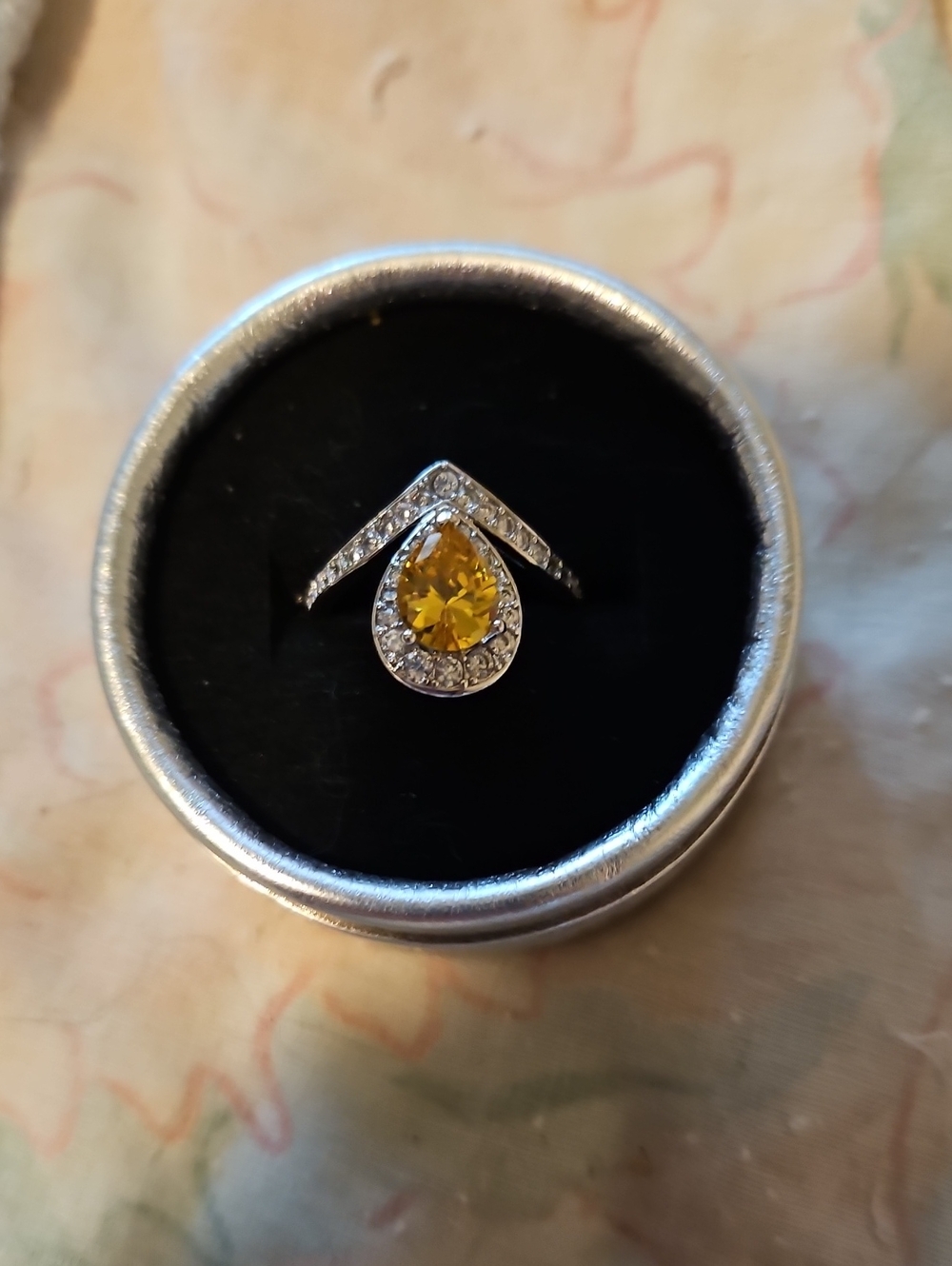 BRAND NEW ** Teardrop Yellow Crystal Halo Silver .925 Ring